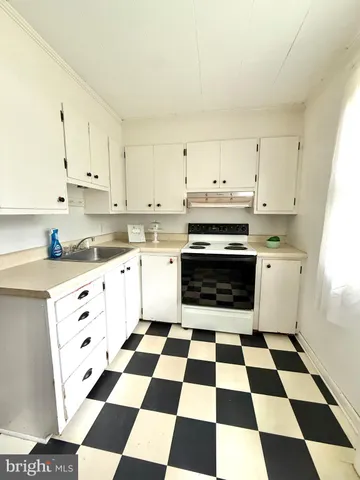 $299,999 | 220 North Bradford Street, Dover, DE 19904