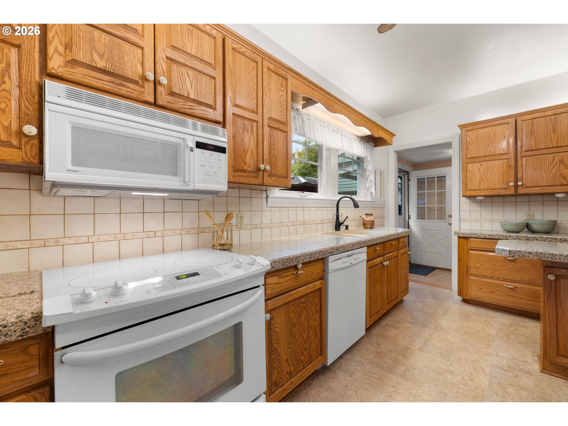 3025 Northeast 17th Avenue Portland, OR 97212 - Photo 12 of 44