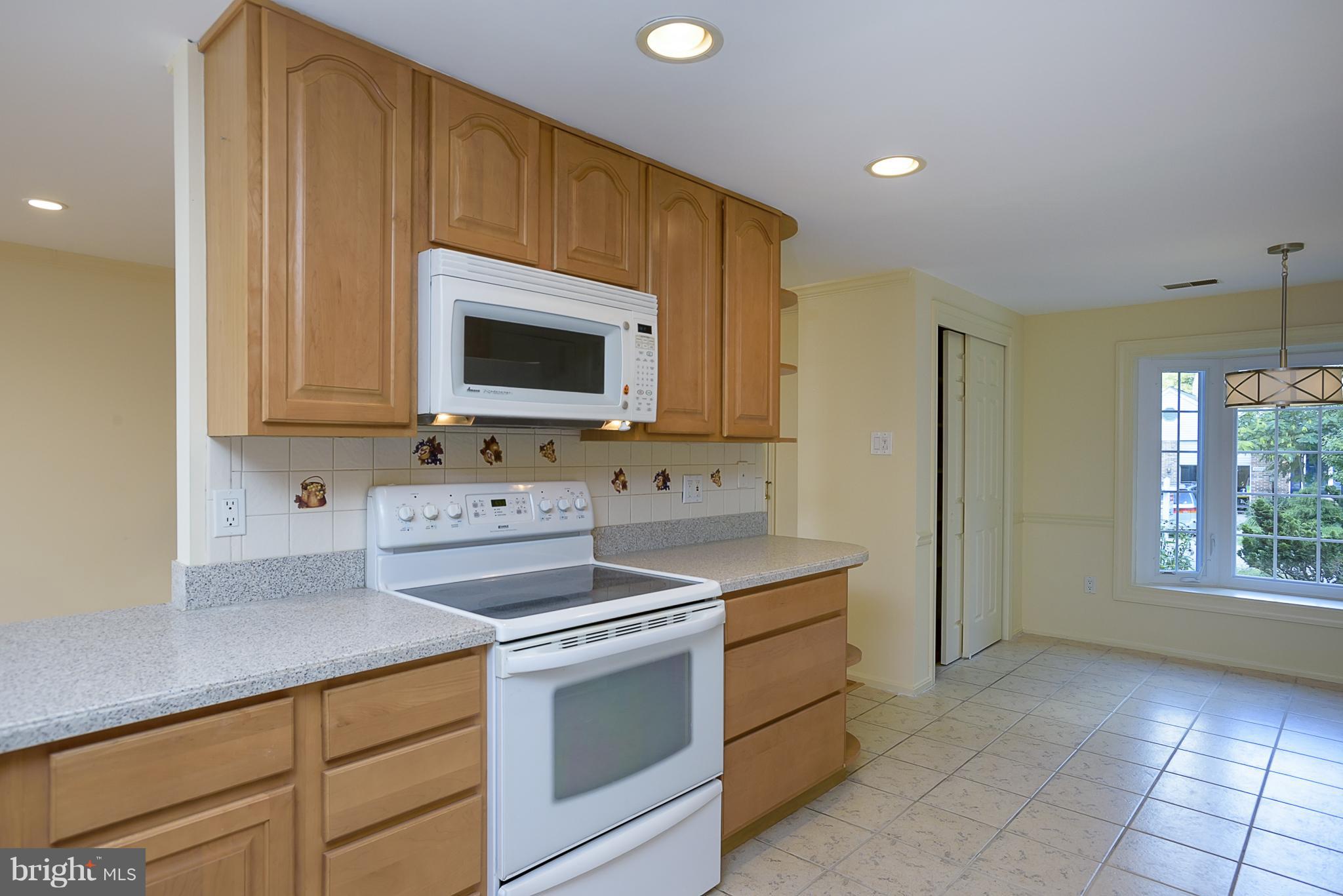 6094 Loventree Road Columbia, MD 21044 - Photo 11 of 30 Kitchen