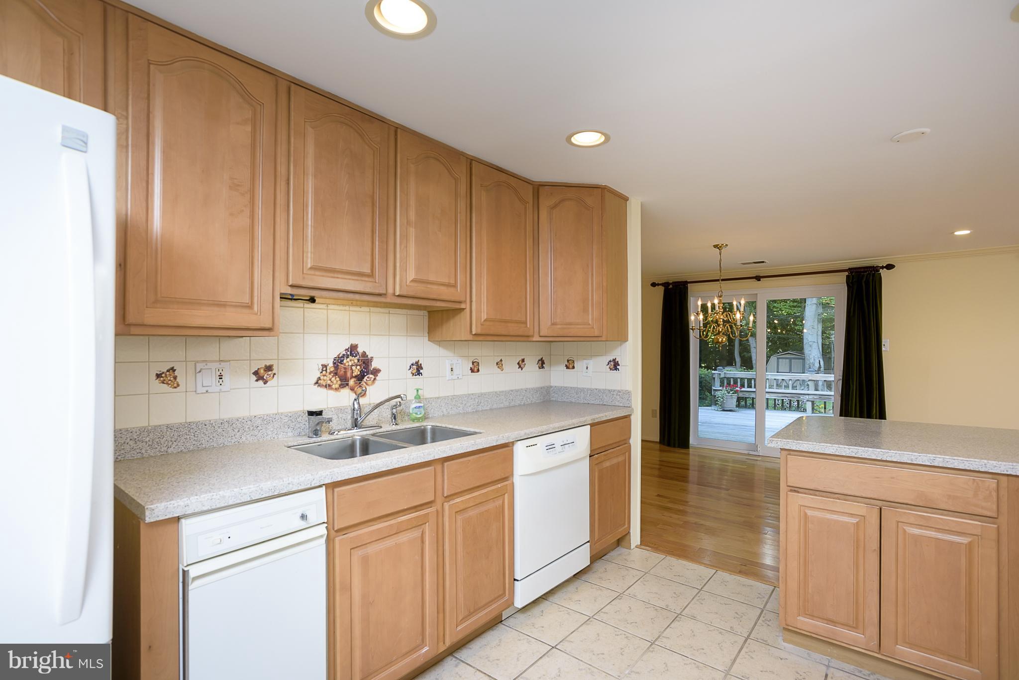 6094 Loventree Road Columbia, MD 21044 - Photo 10 of 30 Kitchen