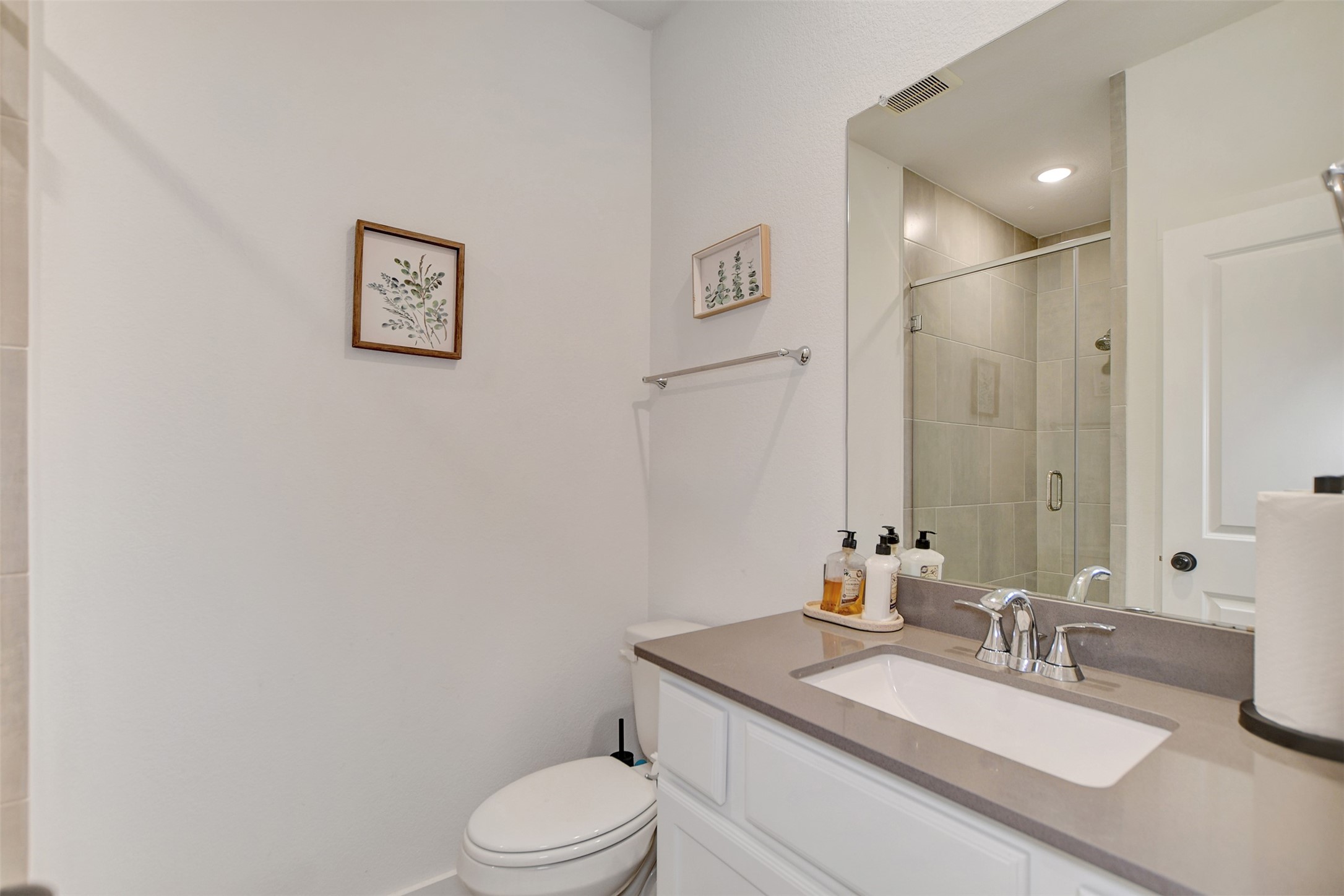 4114 Watson Drive Rosharon, TX 77583 - Photo 12 of 23 Downstairs Full Bathroom