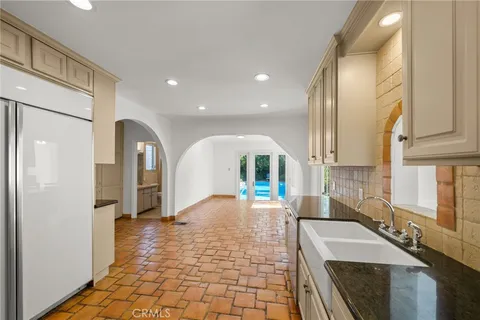 $2,875,000 | 112 Highland Avenue, Hancock Park, CA 90036