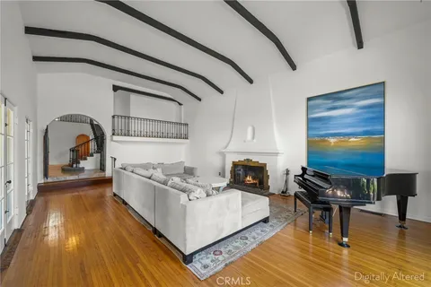 $2,875,000 | 112 Highland Avenue, Hancock Park, CA 90036