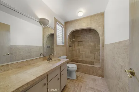 $2,875,000 | 112 Highland Avenue, Hancock Park, CA 90036