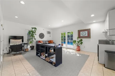 $2,875,000 | 112 Highland Avenue, Hancock Park, CA 90036