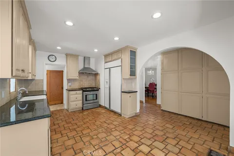 $2,875,000 | 112 Highland Avenue, Hancock Park, CA 90036