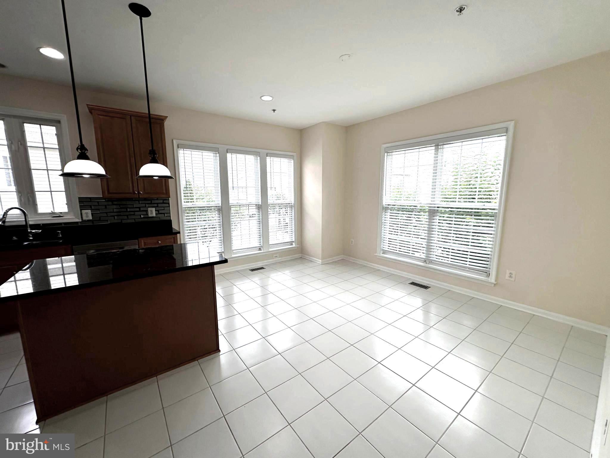 11512 Clairmont View Way Wheaton, MD 20902 - Photo 10 of 27 Kitchen