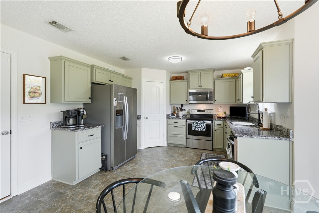 84 Autumn Rift Road Midway, GA 31320 - Photo 6 of 24 Gallery Image 6