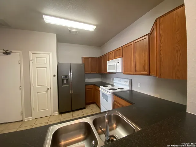 $1,595 | 13502 Bristow Dawn, San Antonio, TX 78217