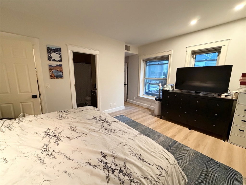 416 Commonwealth Avenue, Unit 408 Boston, MA 02215 - Photo 12 of 34