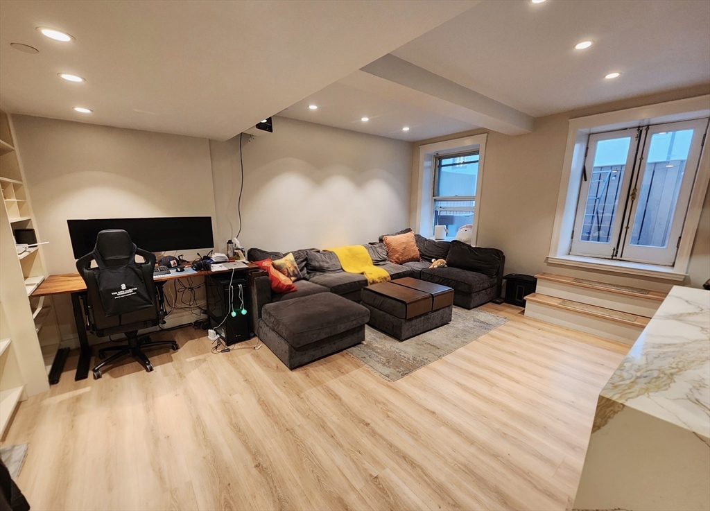 416 Commonwealth Avenue, Unit 408 Boston, MA 02215 - Photo 6 of 34