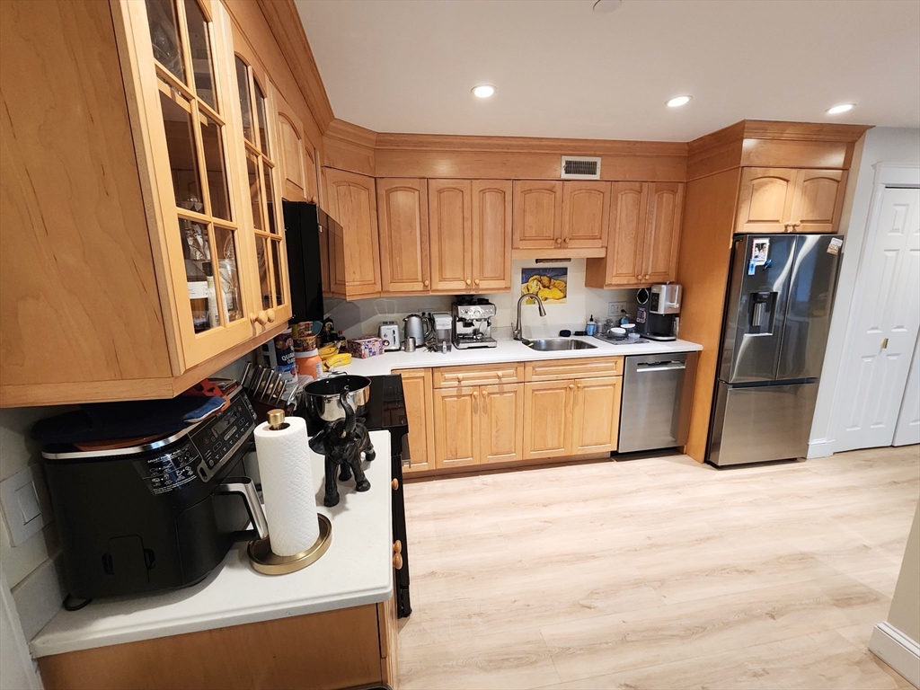 416 Commonwealth Avenue, Unit 408 Boston, MA 02215 - Photo 8 of 34