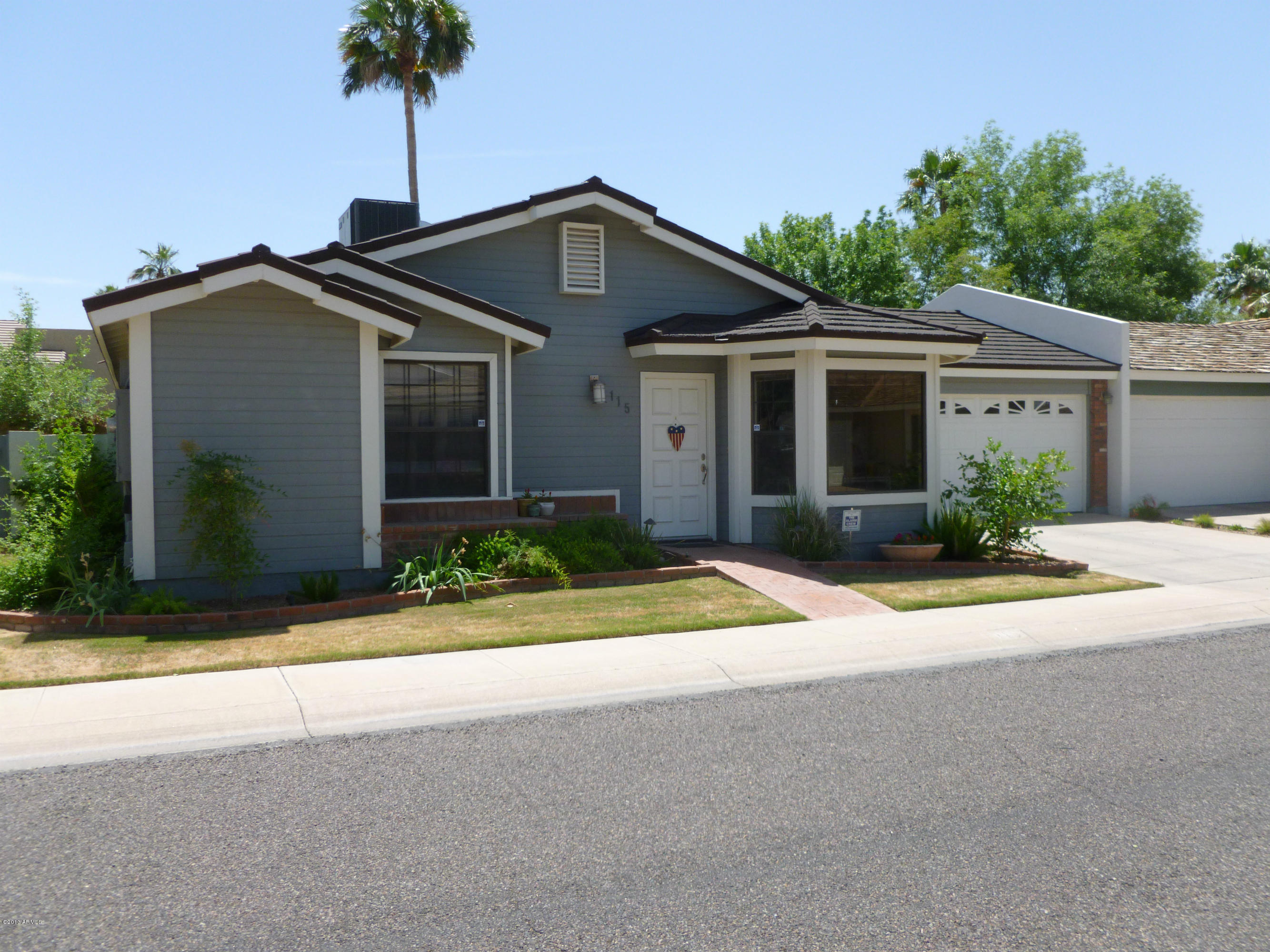 115 East Danbury Road Phoenix, AZ 85022 - Photo 2 of 21 Hazelwood & Barnett 018