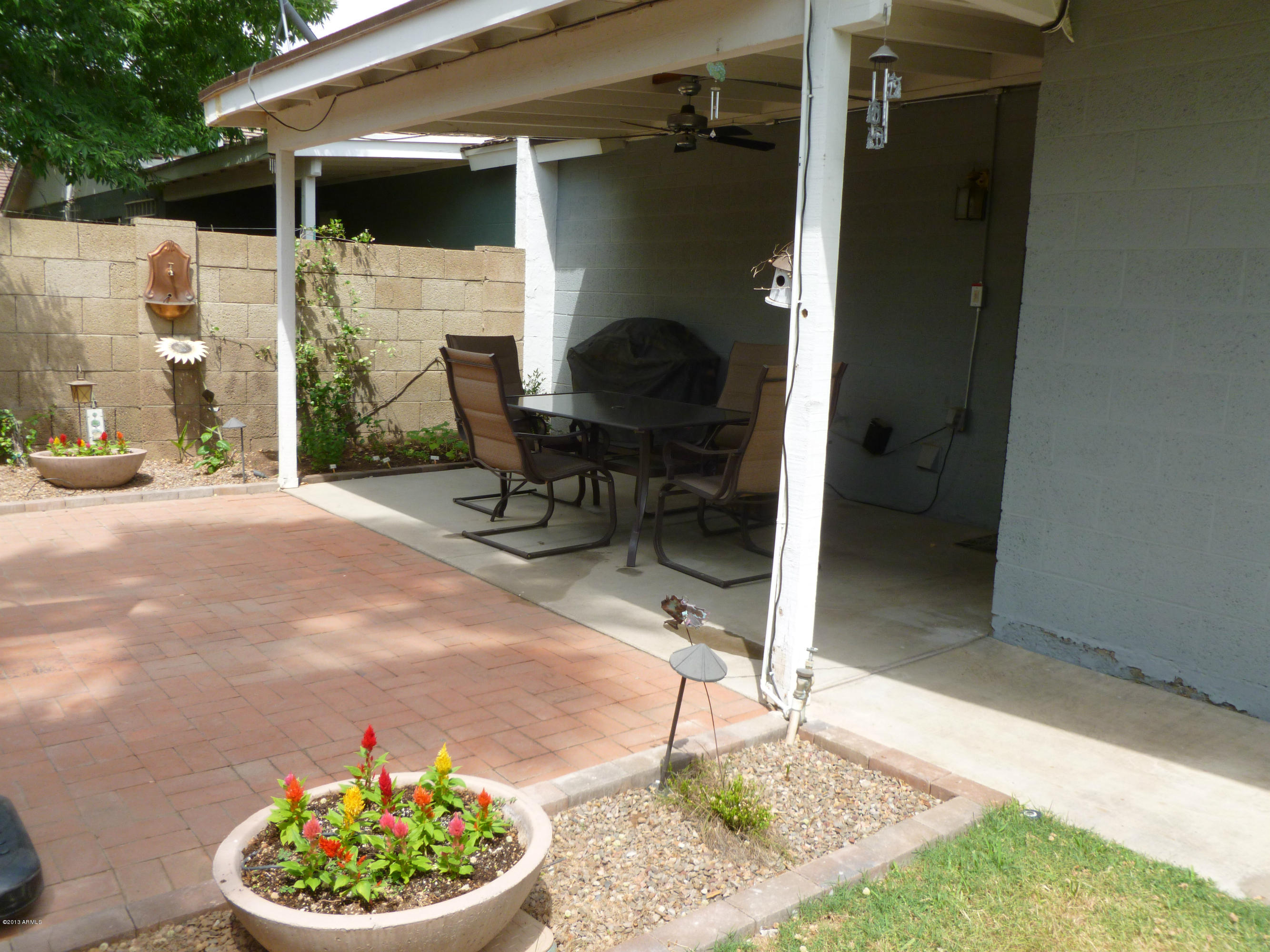 115 East Danbury Road Phoenix, AZ 85022 - Photo 5 of 21 Hazelwood & Barnett 025