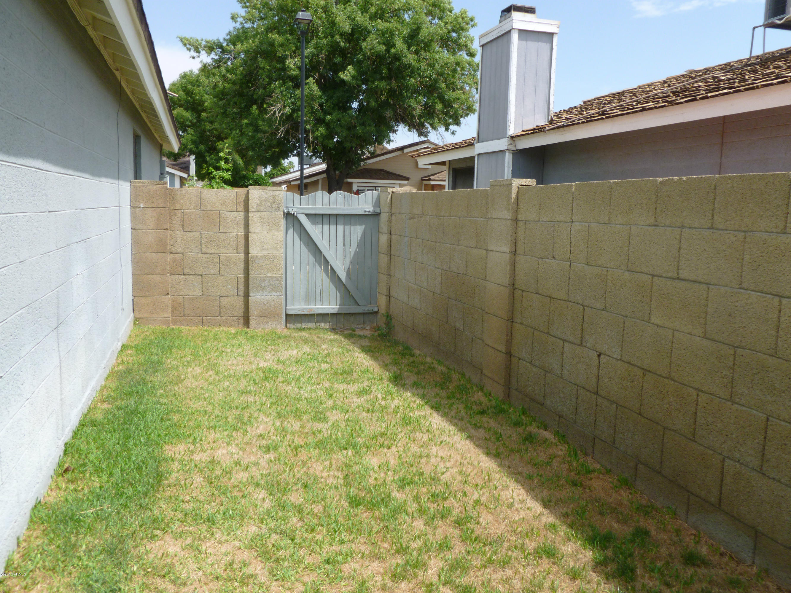 115 East Danbury Road Phoenix, AZ 85022 - Photo 6 of 21 Hazelwood & Barnett 026