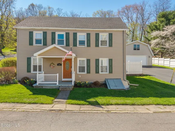 $469,900 | 293 South Main Street, New Baltimore, NY 12124