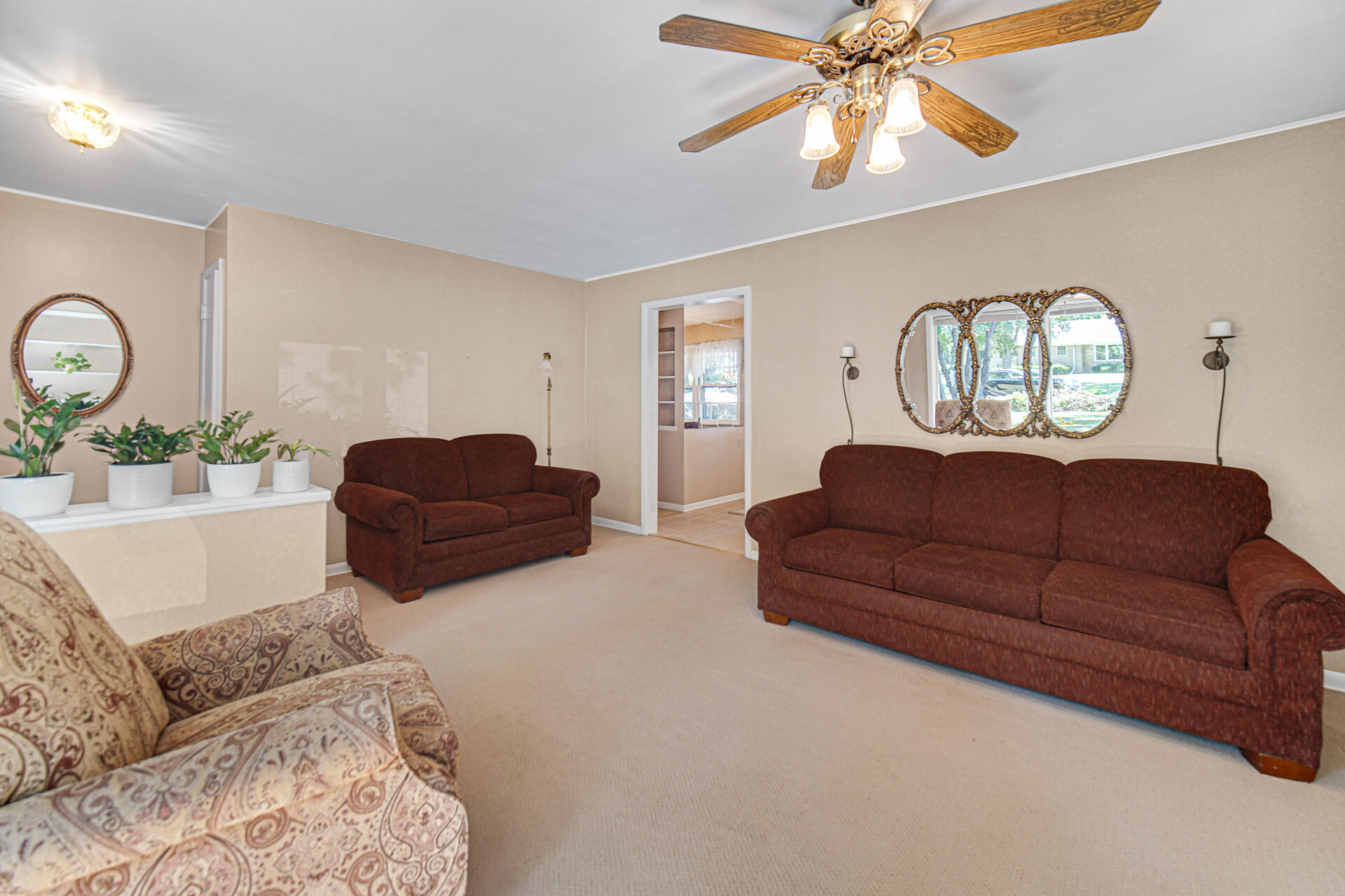 8805 Lee Street Crown Point, IN 46307 - Photo 3 of 26 1920x1280