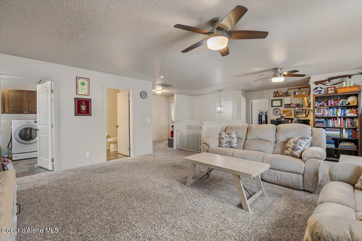 6891 Christine Street Rathdrum, ID 83858 - Photo 27 of 54 31-Family Room