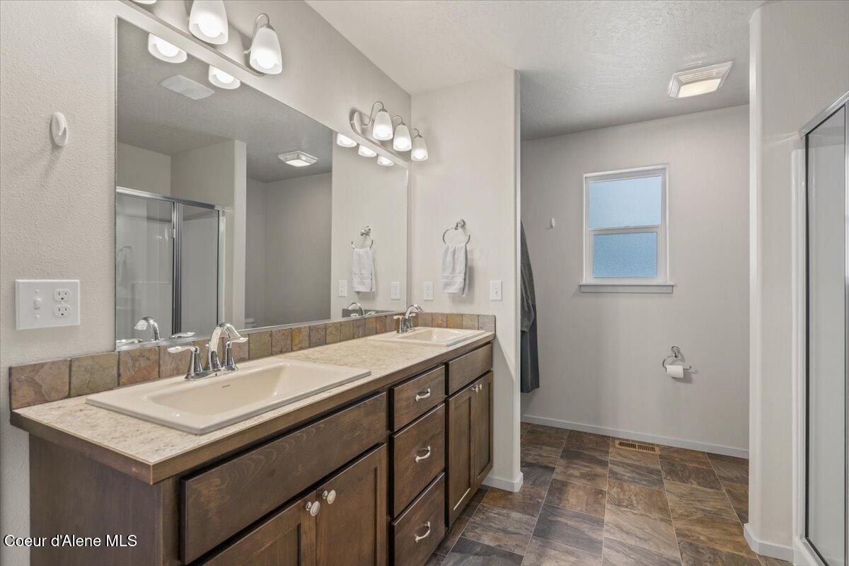 6891 Christine Street Rathdrum, ID 83858 - Photo 30 of 54 34-Primary Bathroom