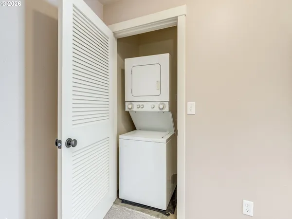 $318,000 | 8139 Northeast Rockne Way, Hillsboro, OR 97006