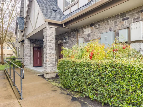$318,000 | 8139 Northeast Rockne Way, Hillsboro, OR 97006
