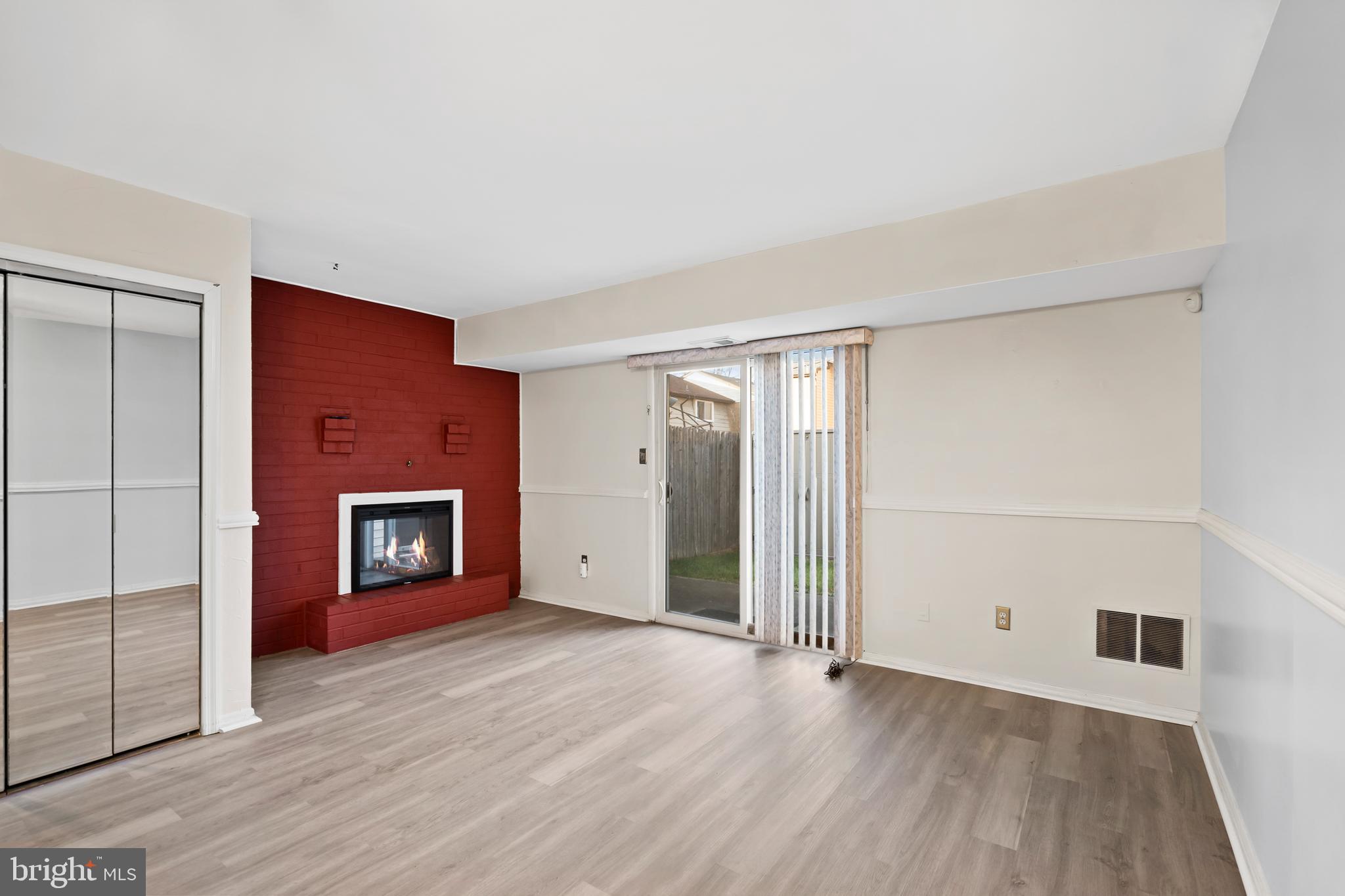 280 Via Cascata Drive Clementon, NJ 08021 - Photo 2 of 29