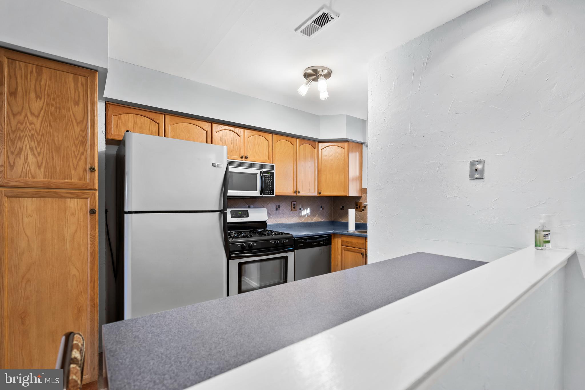 280 Via Cascata Drive Clementon, NJ 08021 - Photo 7 of 29