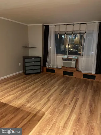 $1,625 | 2101-17 Chestnut Street, Unit 512, Philadelphia, PA 19103