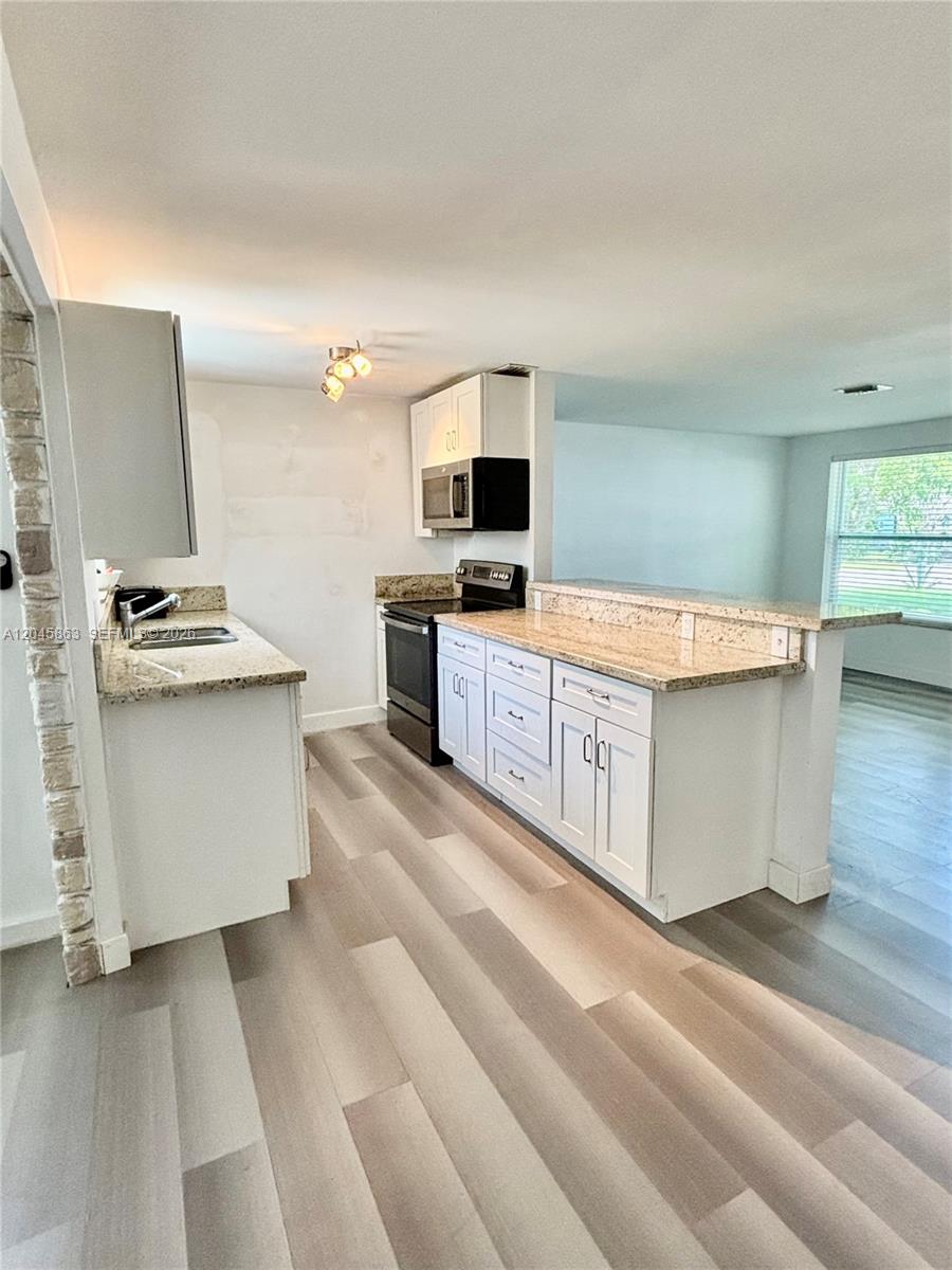 5809 Sullivan Road Jupiter, FL 33458 - Photo 5 of 21