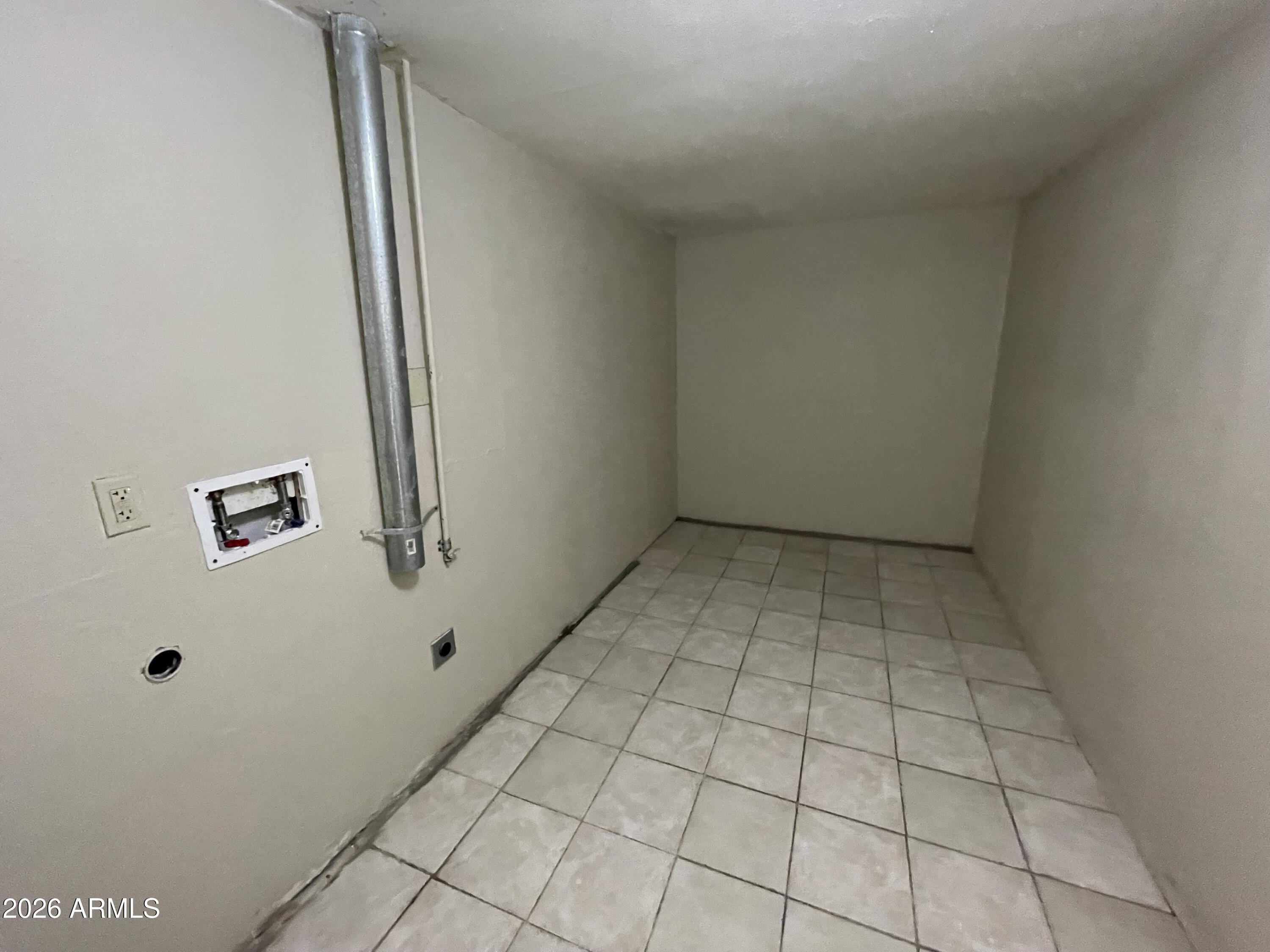 5909 West Coronado Road Phoenix, AZ 85035 - Photo 10 of 20 Laundry room