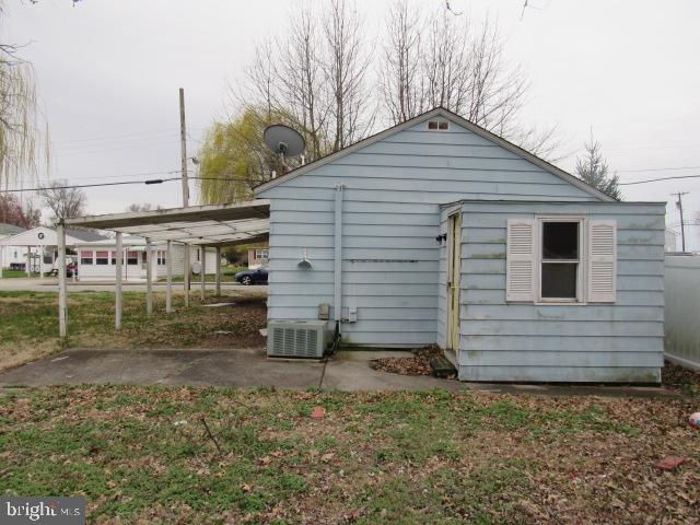 172 Boston Road Pennsville, NJ 08070 - Photo 2 of 9 a view of house with a yard