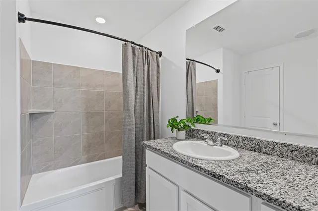 $2,100 | 14004 Gaskin Street, Pilot Point, TX 76258