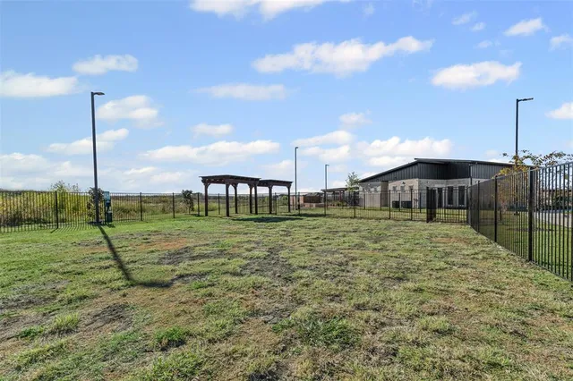 $2,100 | 14004 Gaskin Street, Pilot Point, TX 76258