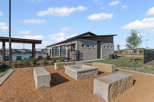 $2,100 | 14004 Gaskin Street, Pilot Point, TX 76258