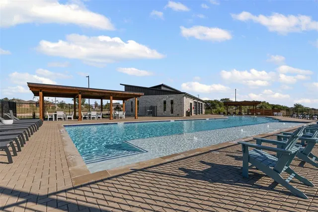 $2,100 | 14004 Gaskin Street, Pilot Point, TX 76258