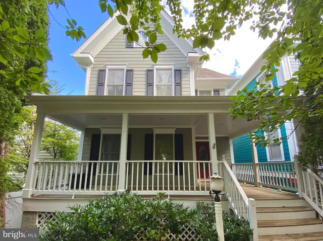 $1,099,900 | 664 Lake Varuna Mews, Gaithersburg, MD 20878