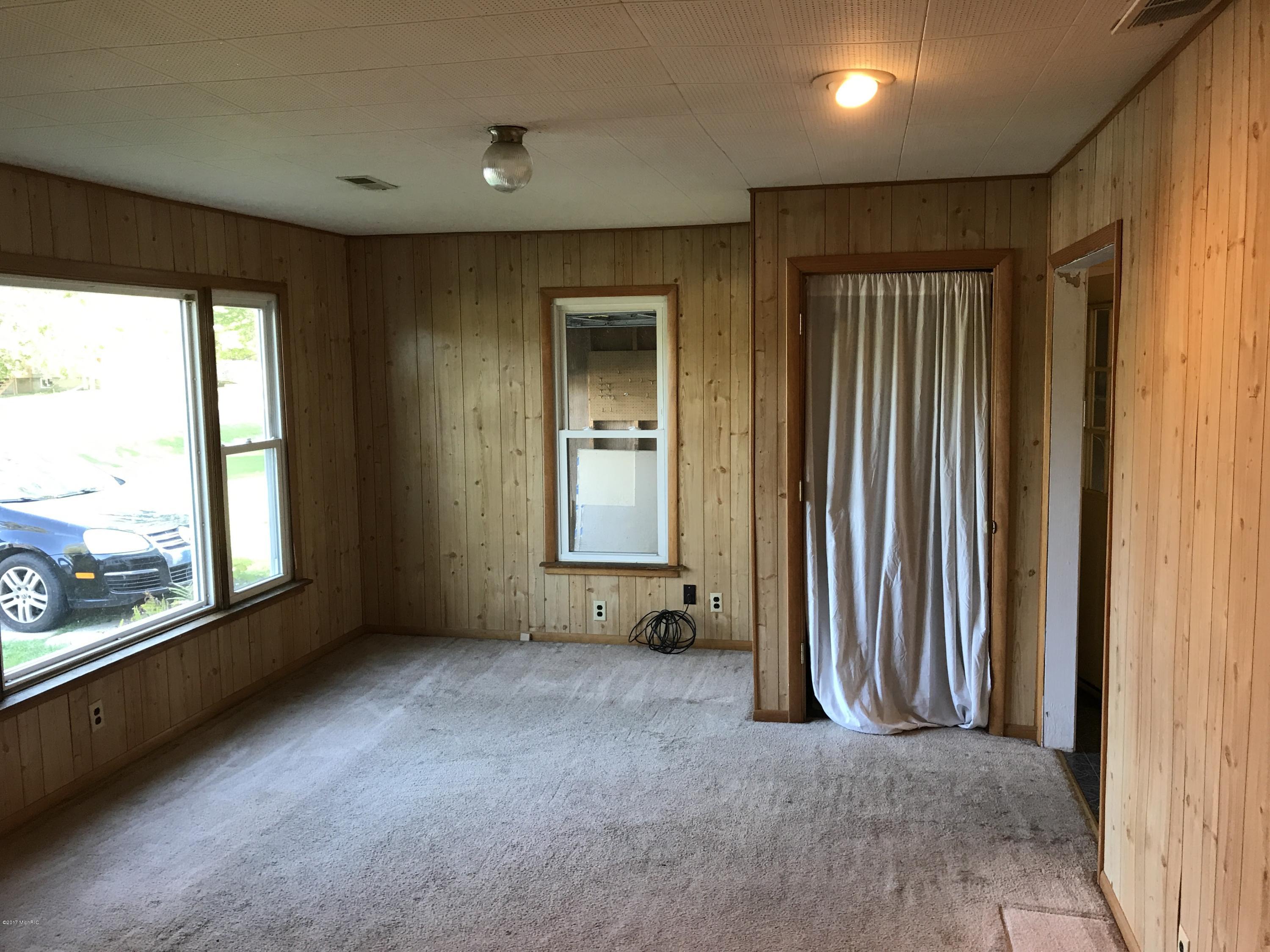5988 Johnson Road Coloma, MI 49038 - Photo 6 of 13 Living Room 2