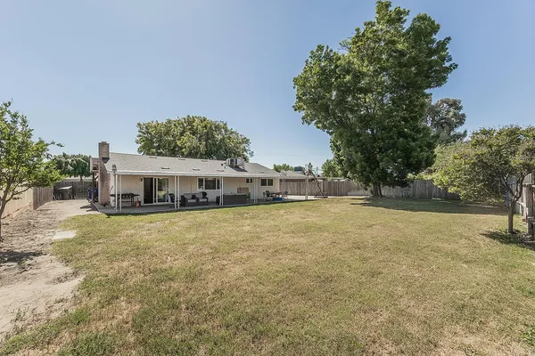 $420,000 | 1385 Bernadine Drive, Clovis, CA 93611