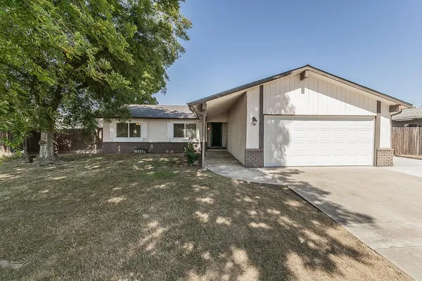 $420,000 | 1385 Bernadine Drive, Clovis, CA 93611