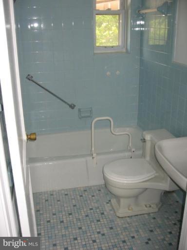 520 Kerwin Road Silver Spring, MD 20901 - Photo 11 of 13 Bath #1