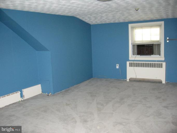 520 Kerwin Road Silver Spring, MD 20901 - Photo 8 of 13 finished attic,used as master bedroom suite 3rd BR