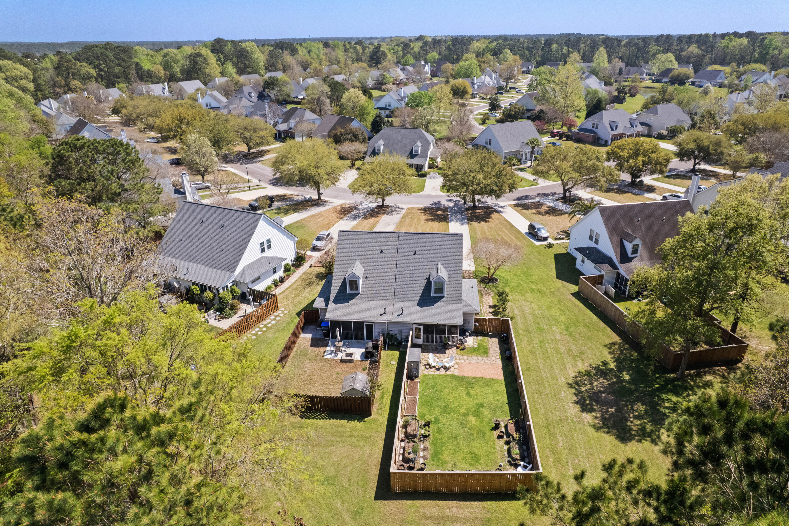 3172 Queensgate Way Mount Pleasant, SC 29466 - Photo 2 of 55 3172QueensgateWay-CasaVerdeMediaLLC43