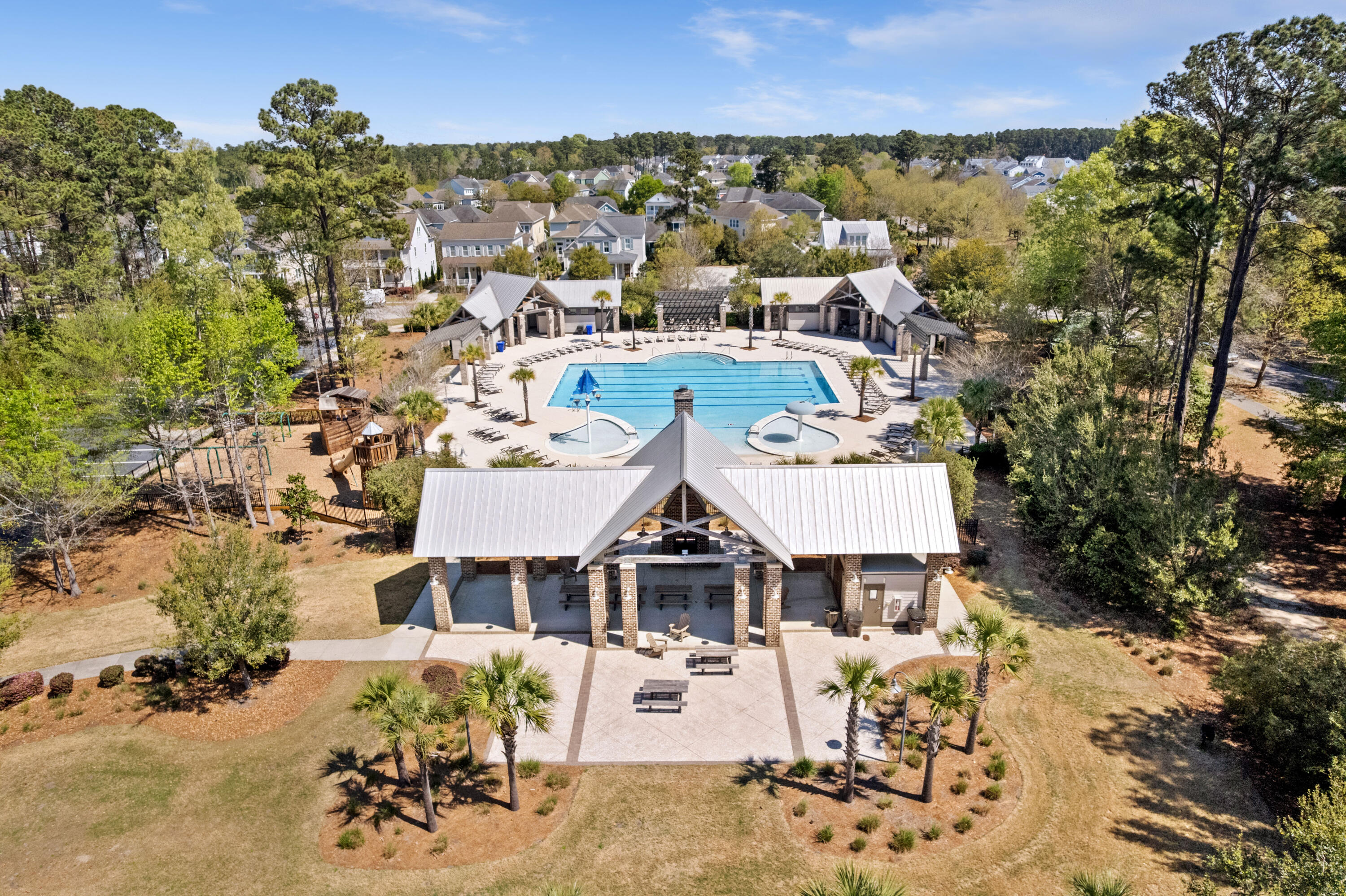 3172 Queensgate Way Mount Pleasant, SC 29466 - Photo 49 of 55 3172QueensgateWay-CasaVerdeMediaLLC46