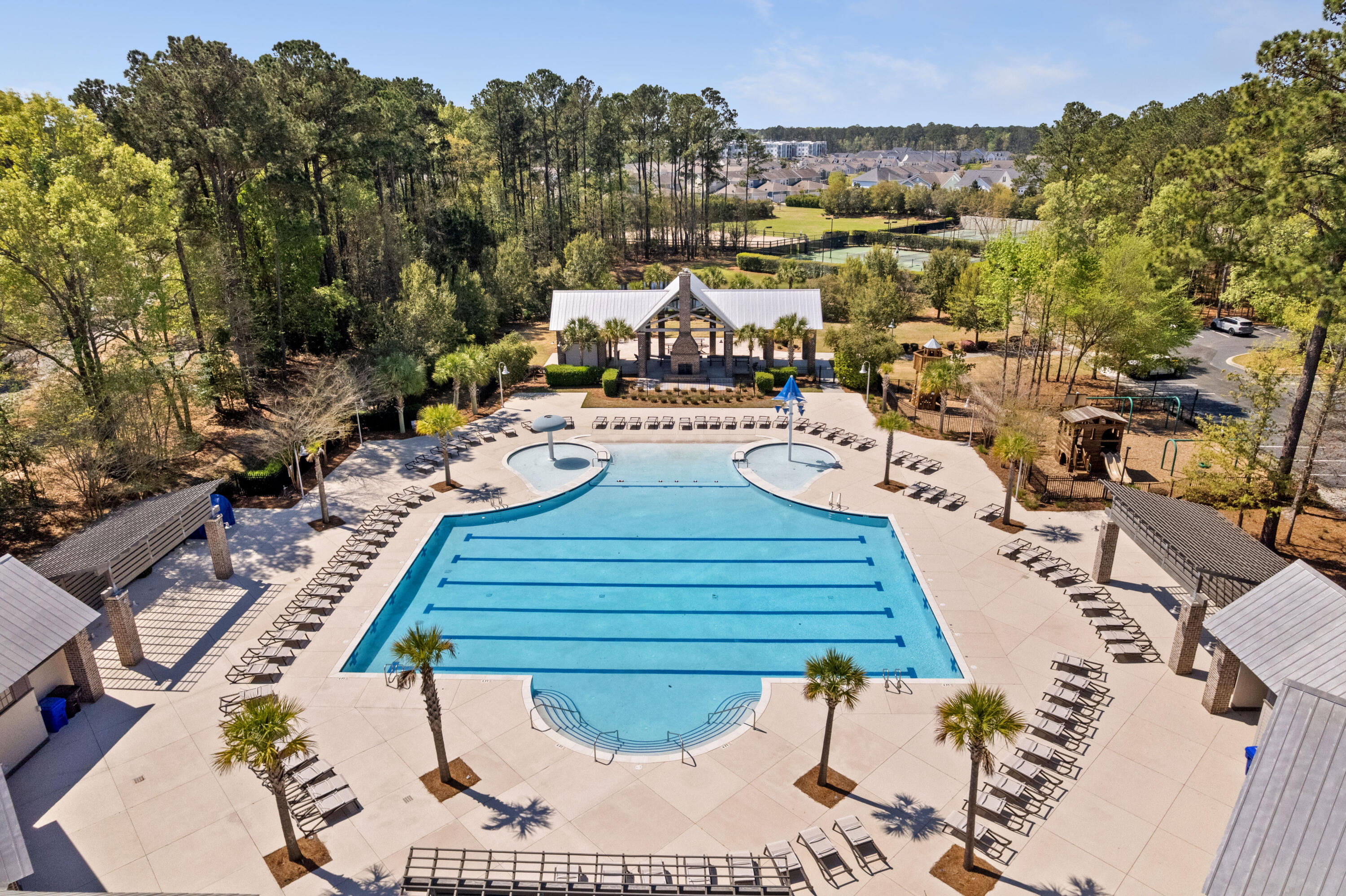 3172 Queensgate Way Mount Pleasant, SC 29466 - Photo 50 of 55 3172QueensgateWay-CasaVerdeMediaLLC47