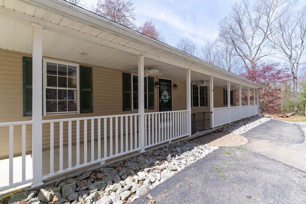 13 Brown Road North Brookfield, MA 01535 - Photo 3 of 41