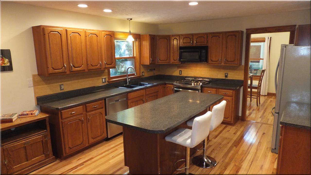 3590 Lone Lookout Road Traverse City, MI 49686 - Photo 10 of 42 1853011-9.JPG