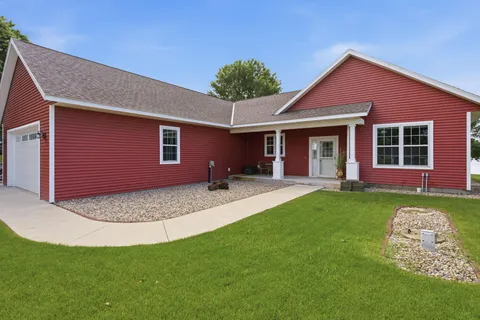 $625,000 | 4631 141st Avenue Northeast, Spicer, MN 56288