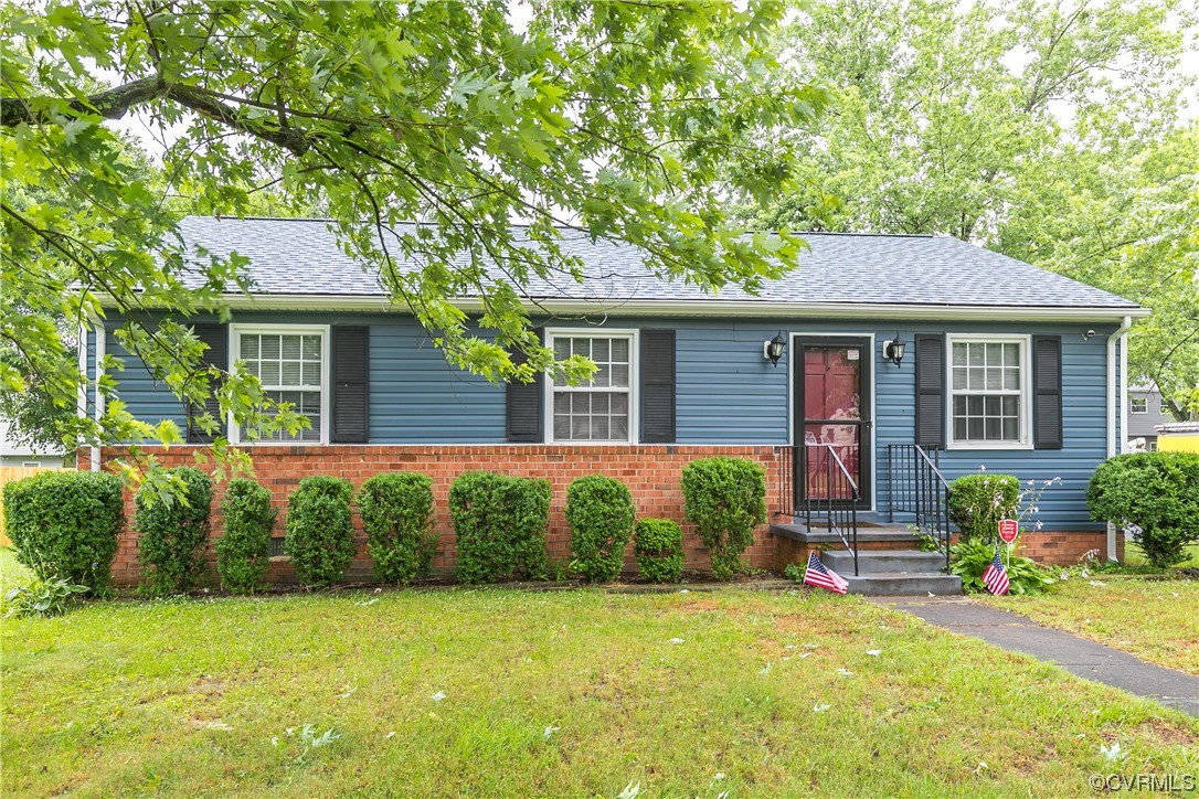 227 Hodder Lane Henrico, VA 23075 - Photo 3 of 24 a front view of a house with garden