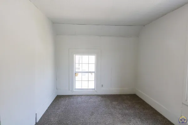 $120,000 | 111 South Merchant Street, Emporia, KS 66801