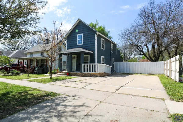 $120,000 | 111 South Merchant Street, Emporia, KS 66801
